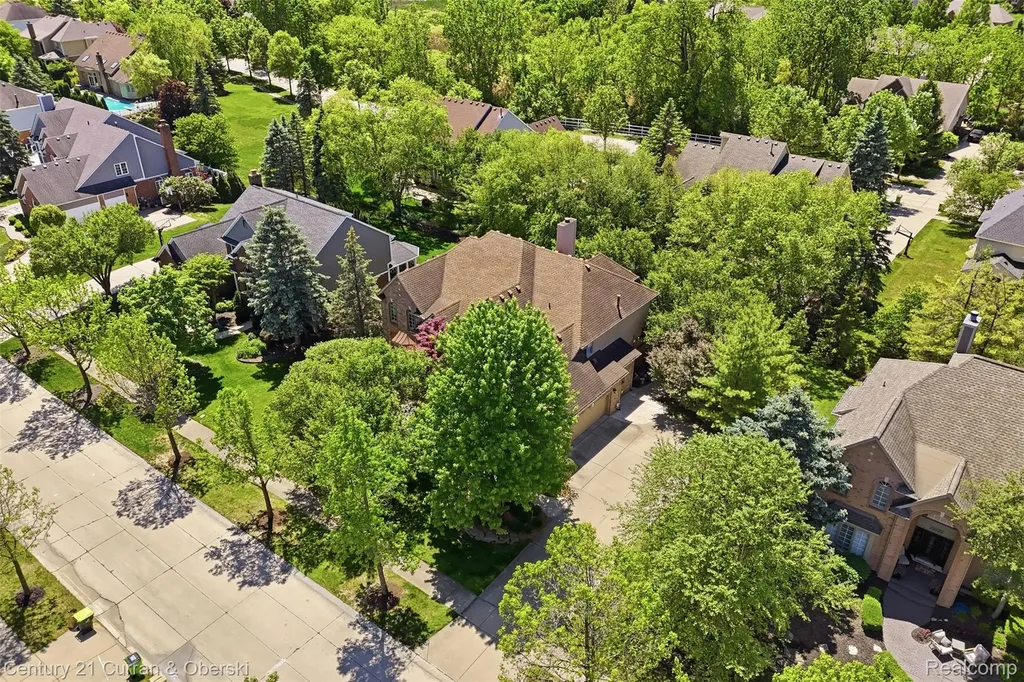24081 Wintergreen Novi City MI 48374