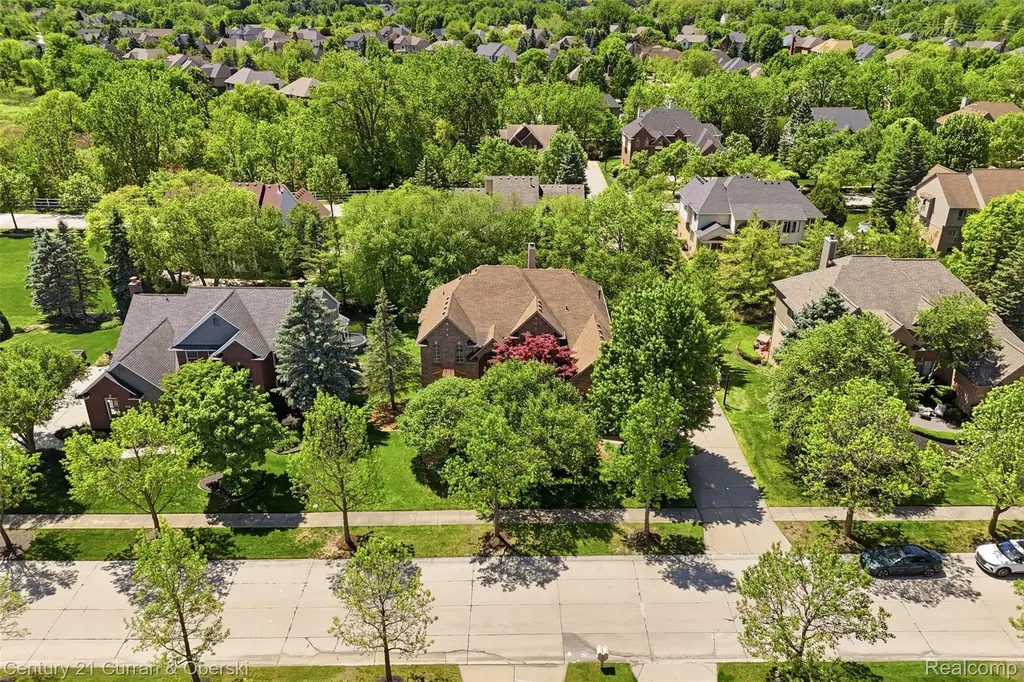 24081 Wintergreen Novi City MI 48374