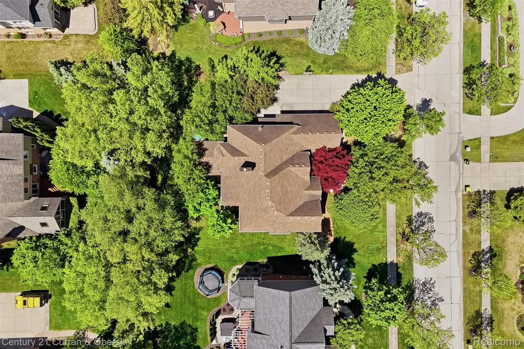 24081 Wintergreen Novi City MI 48374