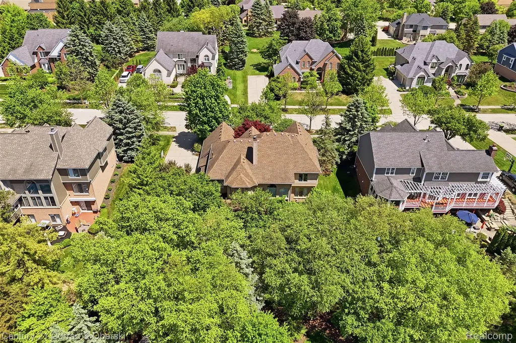 24081 Wintergreen Novi City MI 48374