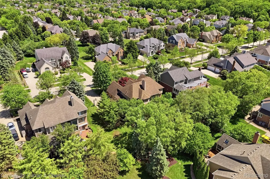 24081 Wintergreen Novi City MI 48374