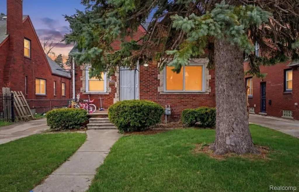 11437 Kenmoor Street Detroit City MI 48205