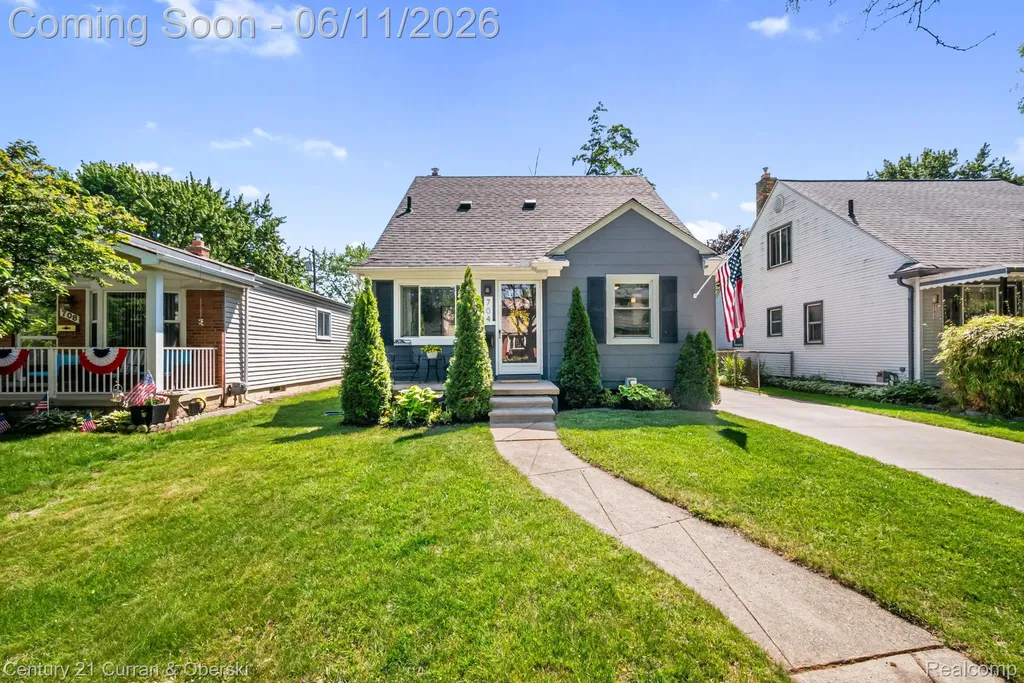704 N Edison Avenue Royal Oak City MI 48067