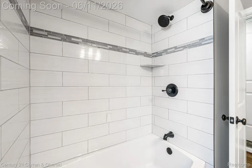 704 N Edison Avenue Royal Oak City MI 48067