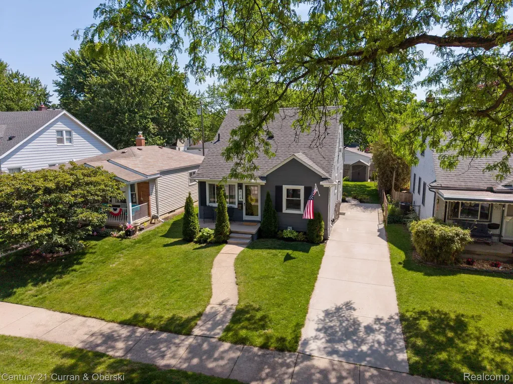 704 N Edison Avenue Royal Oak City MI 48067