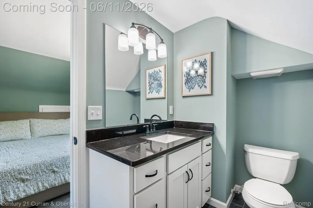 704 N Edison Avenue Royal Oak City MI 48067