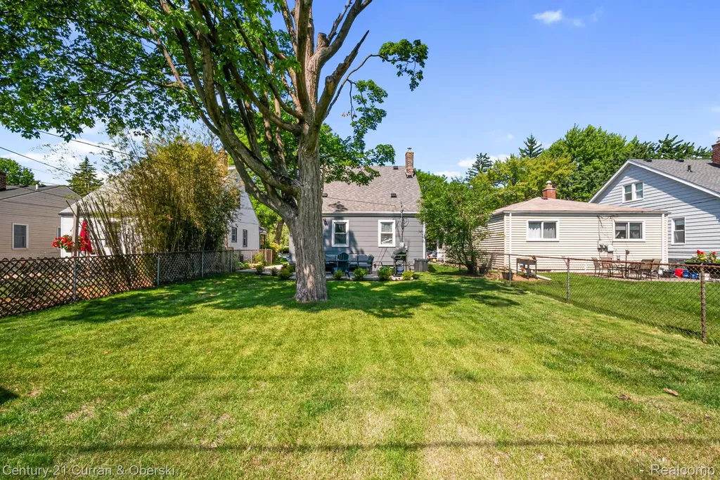 704 N Edison Avenue Royal Oak City MI 48067