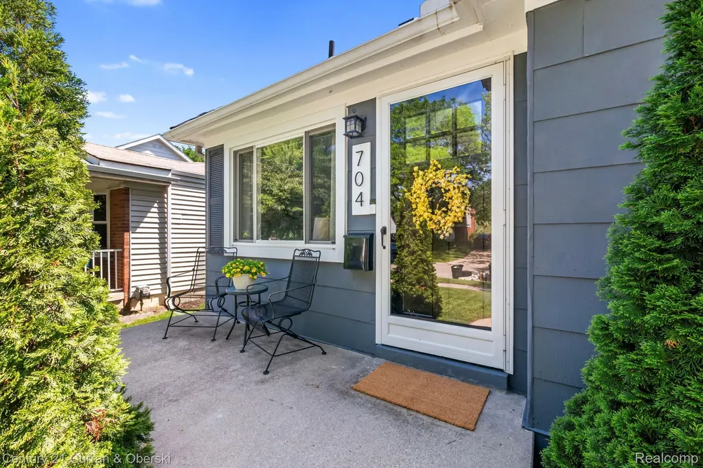 704 N Edison Avenue Royal Oak City MI 48067