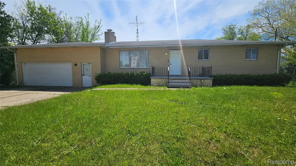 2469 Hatherly Avenue Flint Charter Township MI 48504