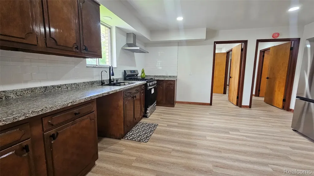 2469 Hatherly Avenue Flint Charter Township MI 48504