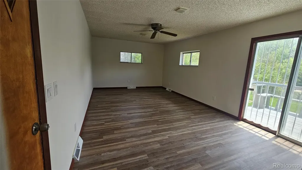 2469 Hatherly Avenue Flint Charter Township MI 48504