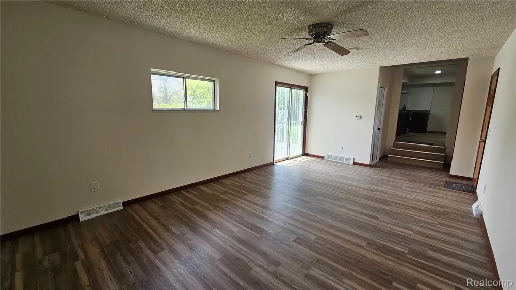 2469 Hatherly Avenue Flint Charter Township MI 48504