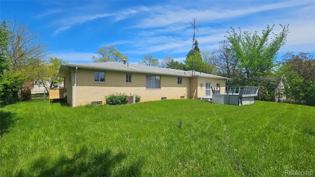2469 Hatherly Avenue Flint Charter Township MI 48504