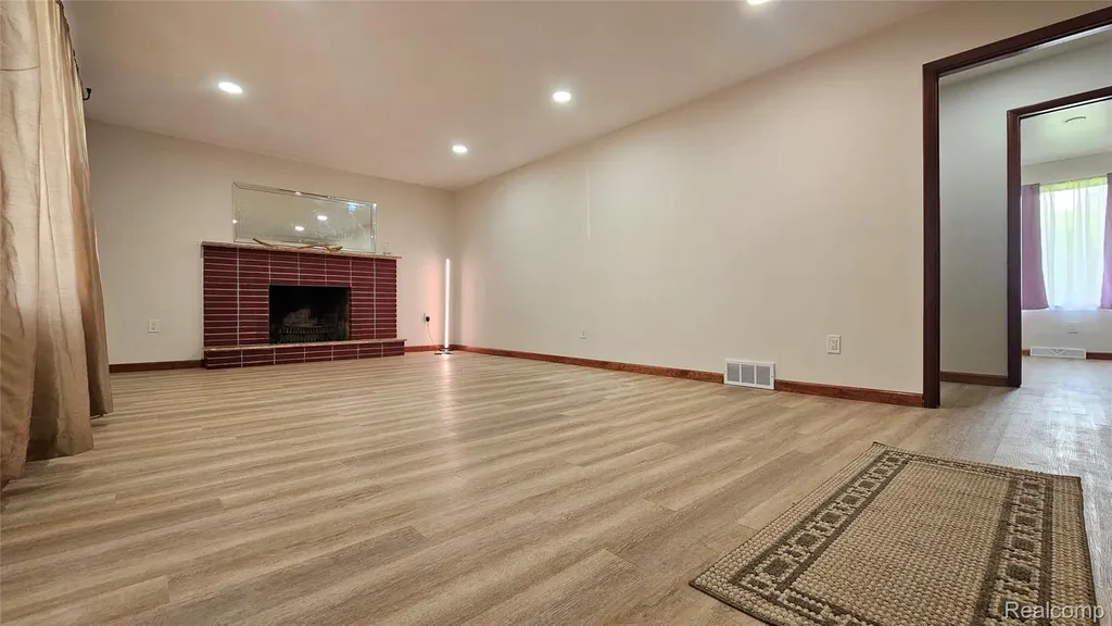 2469 Hatherly Avenue Flint Charter Township MI 48504