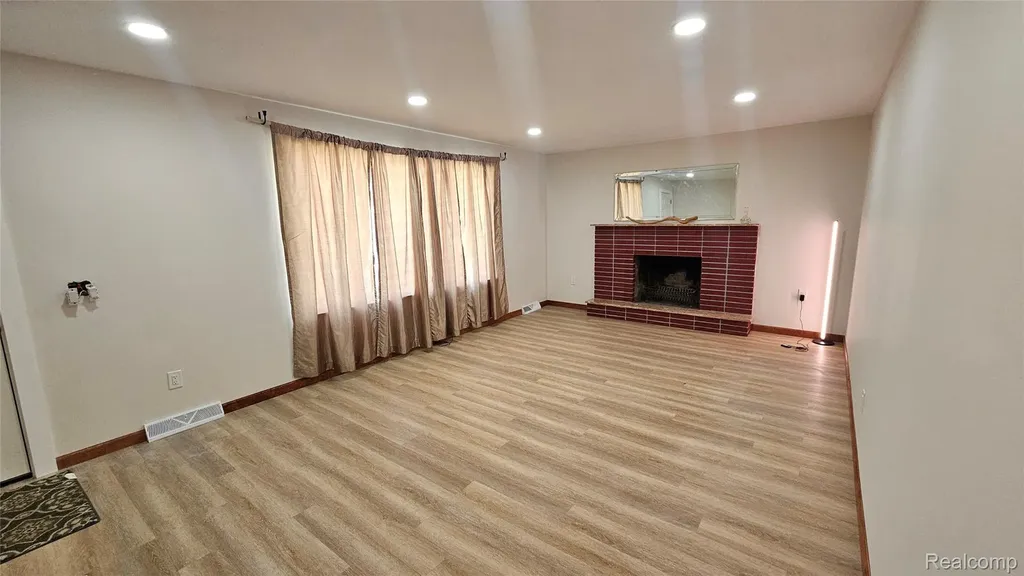 2469 Hatherly Avenue Flint Charter Township MI 48504