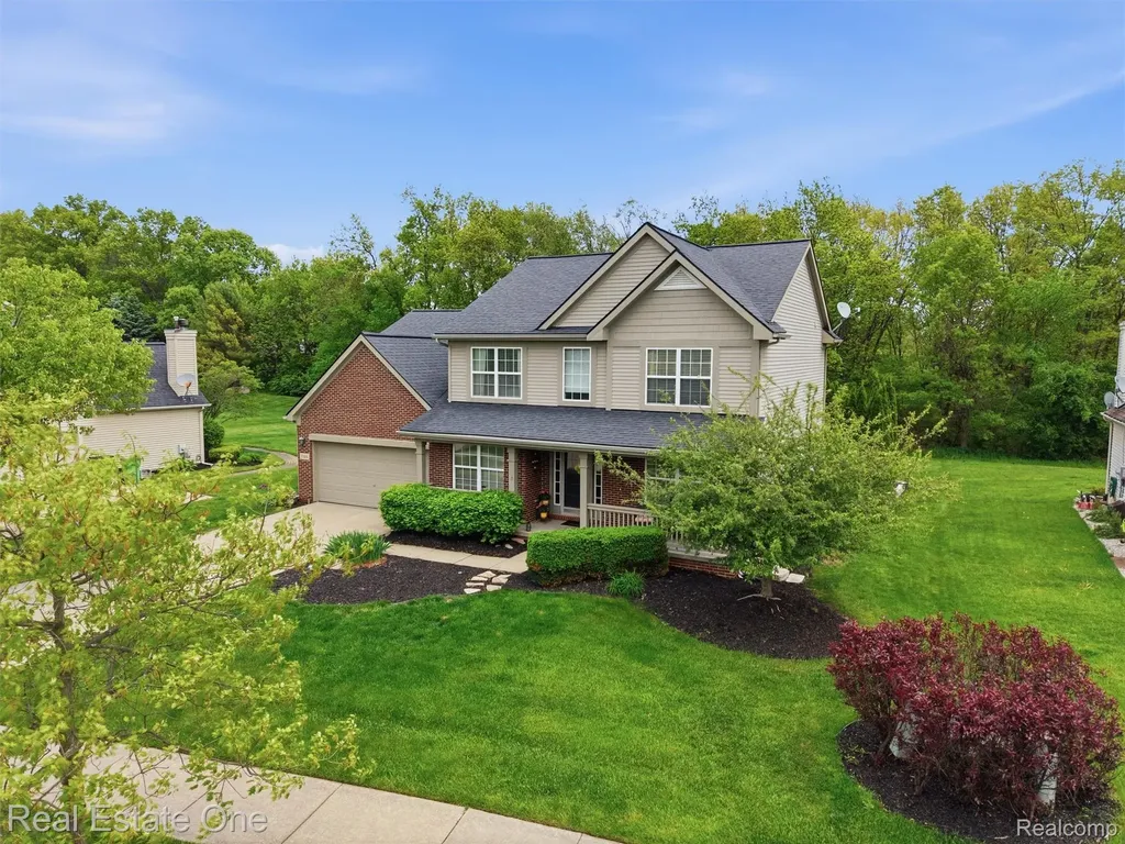 1786 Four Seasons Drive Hartland Township MI 48843