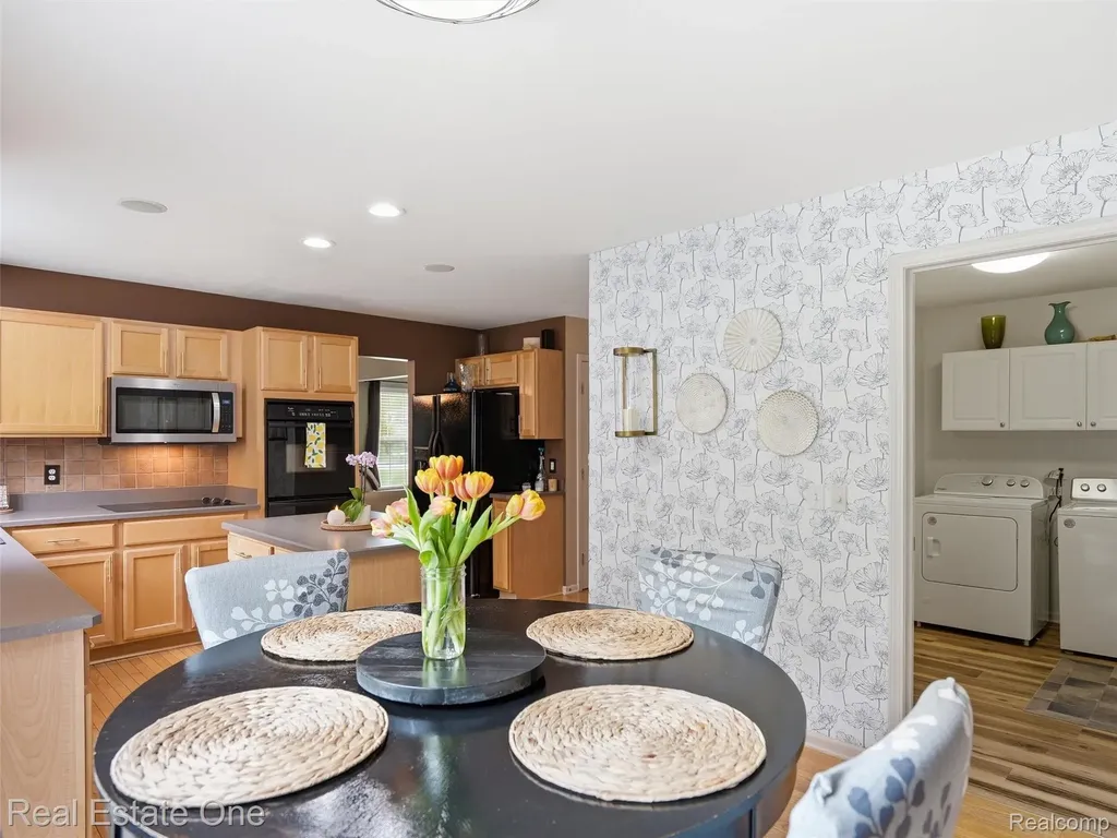 1786 Four Seasons Drive Hartland Township MI 48843