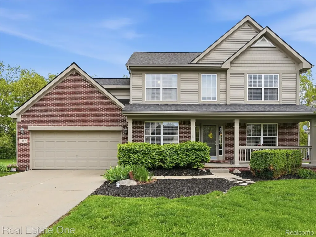 1786 Four Seasons Drive Hartland Township MI 48843
