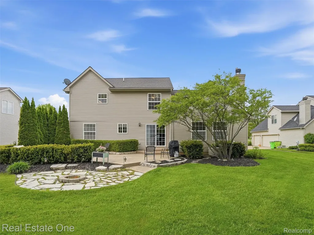 1786 Four Seasons Drive Hartland Township MI 48843