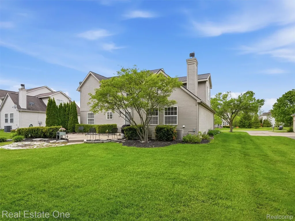 1786 Four Seasons Drive Hartland Township MI 48843