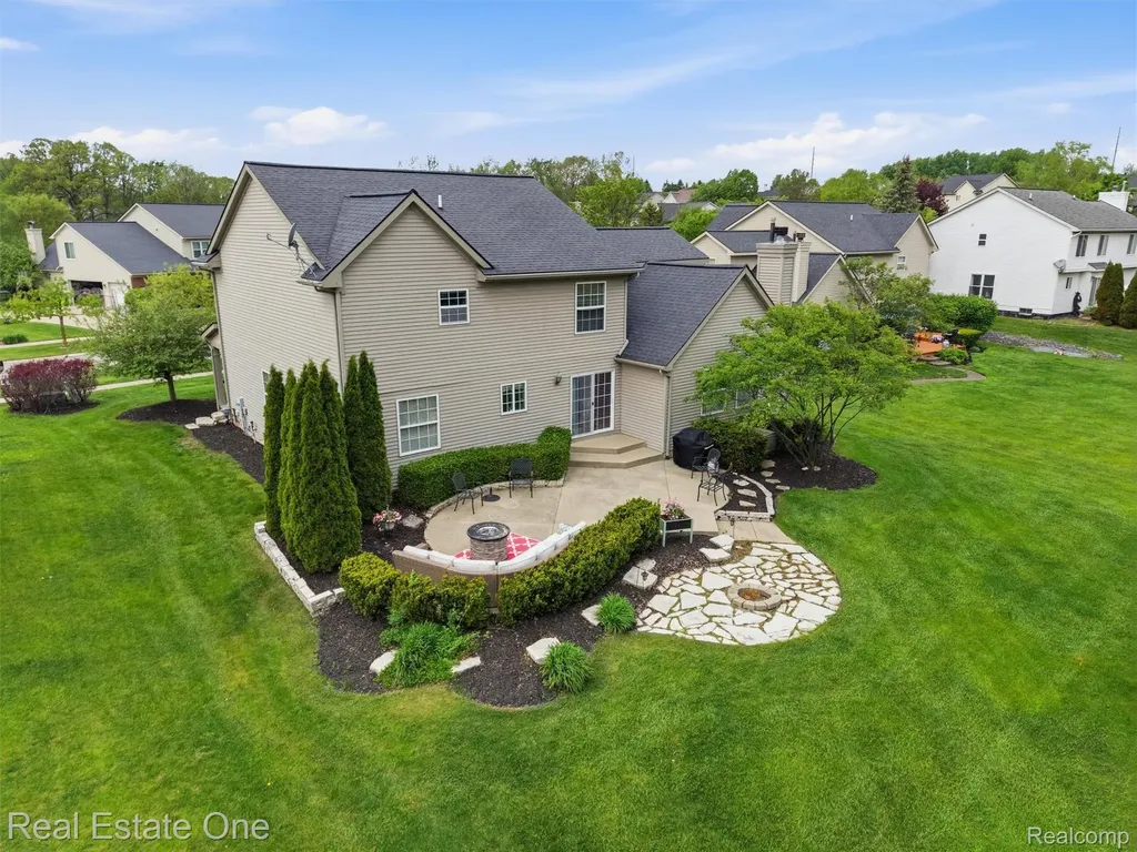 1786 Four Seasons Drive Hartland Township MI 48843
