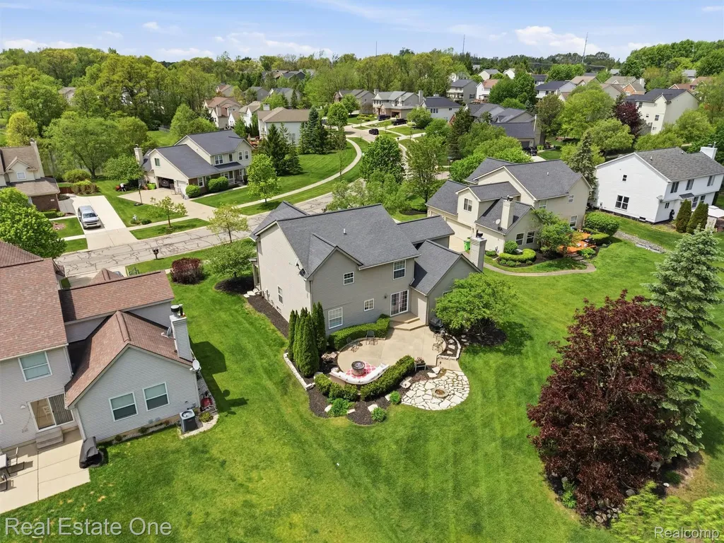 1786 Four Seasons Drive Hartland Township MI 48843