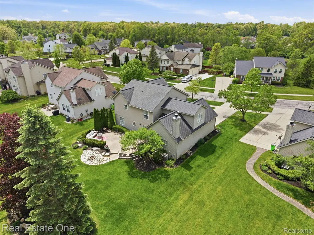 1786 Four Seasons Drive Hartland Township MI 48843