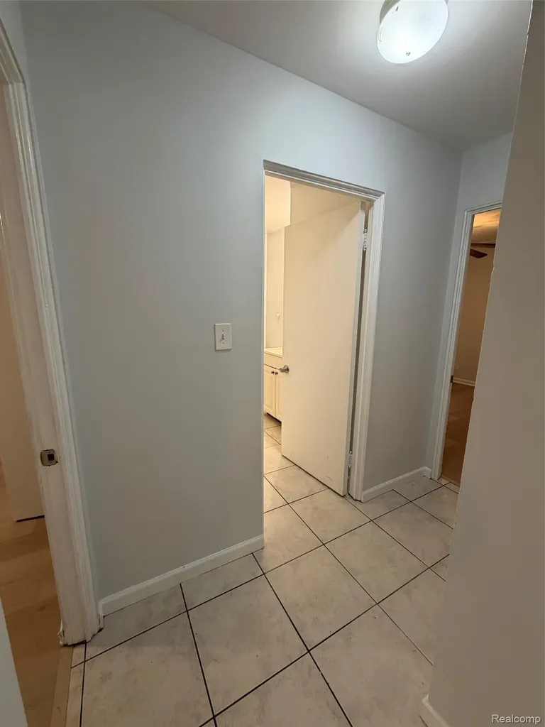 22921 Rosewood Street Oak Park City MI 48237