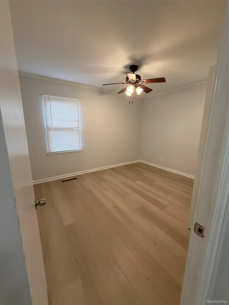 22921 Rosewood Street Oak Park City MI 48237