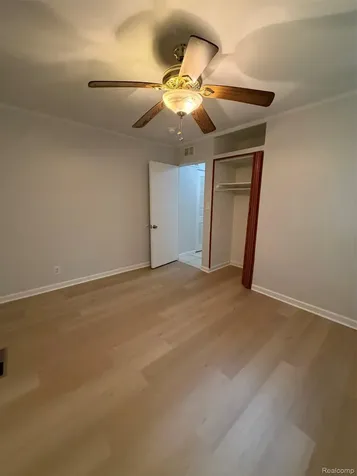 22921 Rosewood Street Oak Park City MI 48237