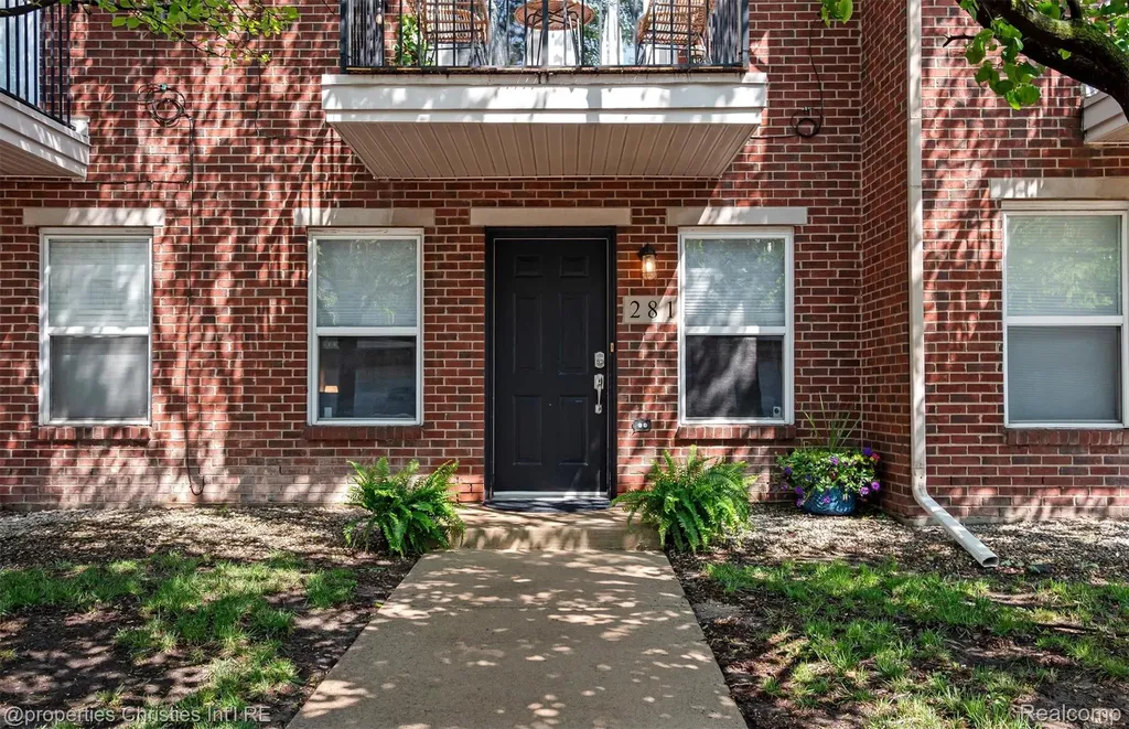 281 E Palmer Street Detroit City MI 48202