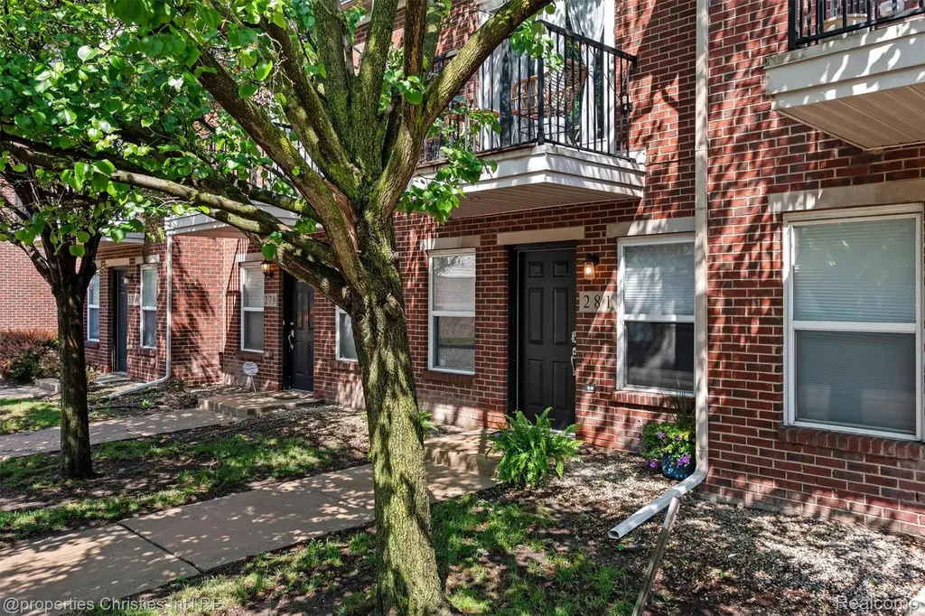 281 E Palmer Street Detroit City MI 48202