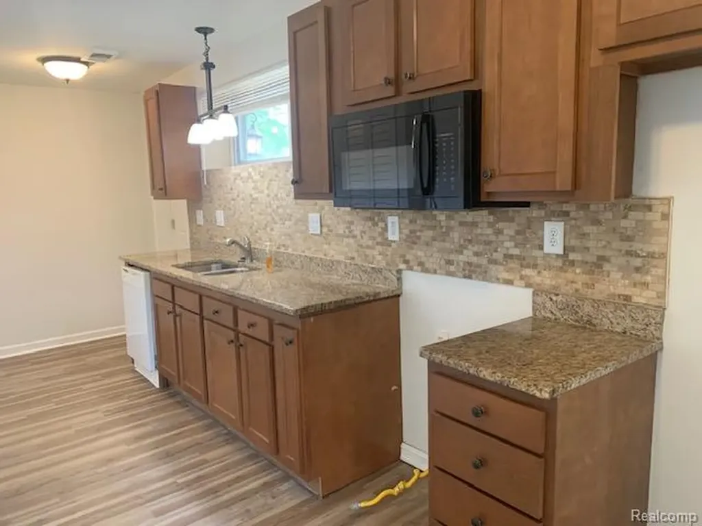 9167 Groschner Street Taylor City MI 48180
