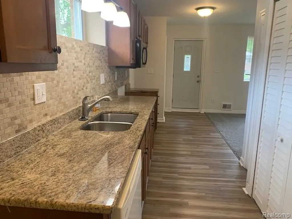 9167 Groschner Street Taylor City MI 48180