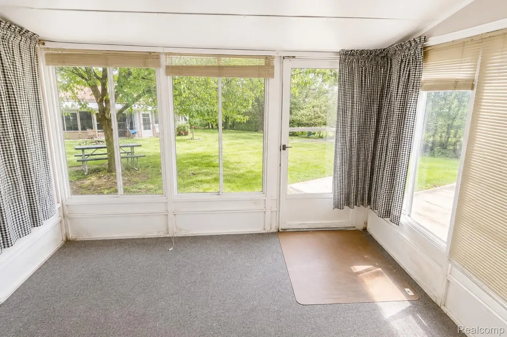 13372 S Horrell Road Heritage South Lyon City MI 48178