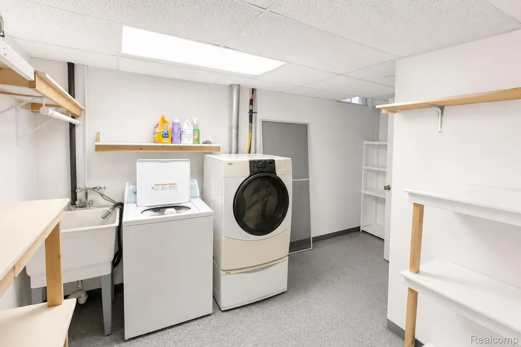 61227 Heritage South Lyon City MI 48178