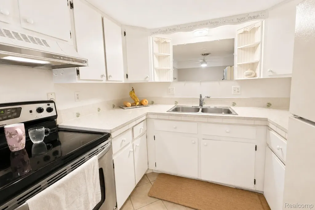 61227 Heritage South Lyon City MI 48178