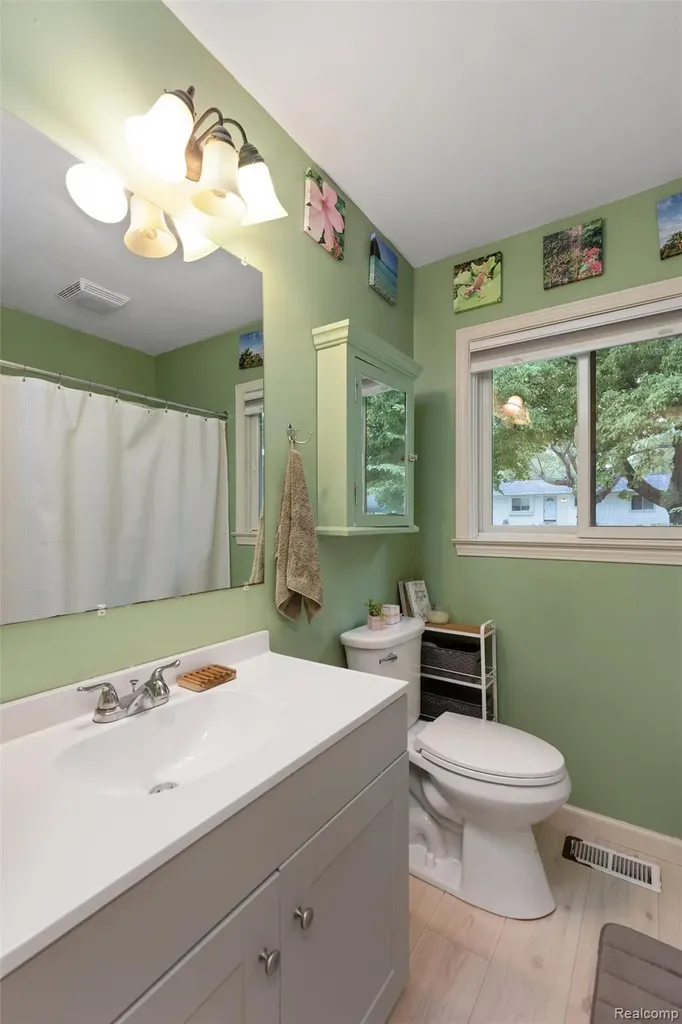 3360 Creek Drive Ann Arbor City MI 48108