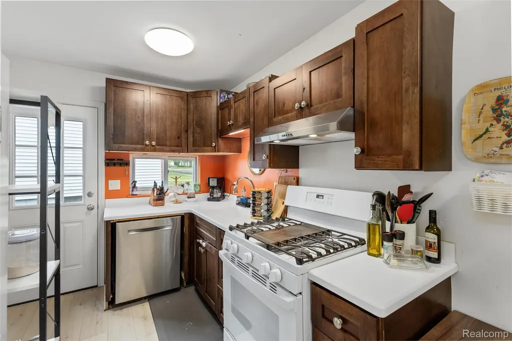 3360 Creek Drive Ann Arbor City MI 48108