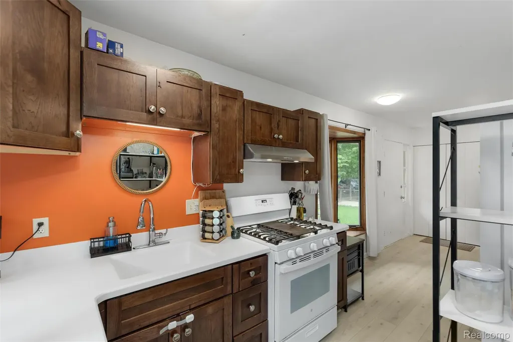 3360 Creek Drive Ann Arbor City MI 48108