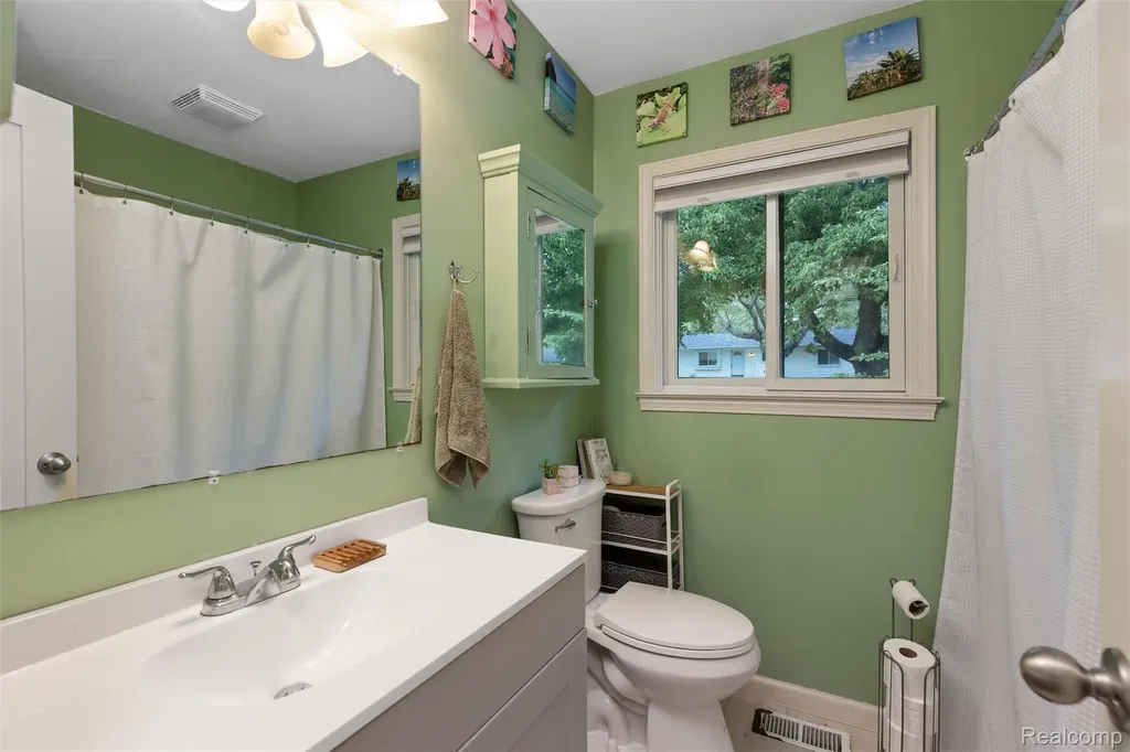 3360 Creek Drive Ann Arbor City MI 48108