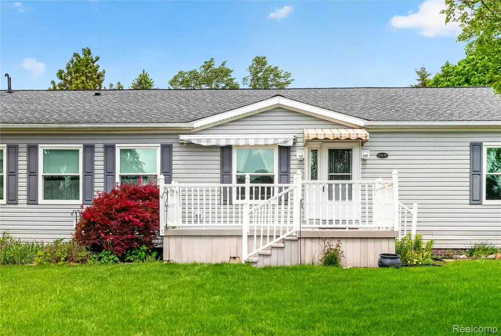 12239 Maple Creek Court Green Oak Township MI 48178