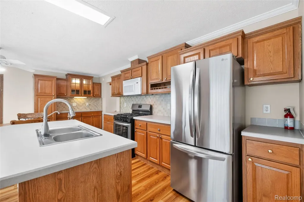 12239 Maple Creek Court Green Oak Township MI 48178