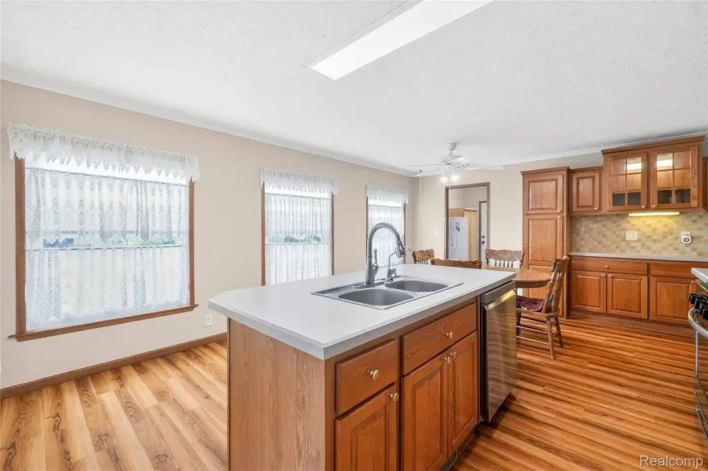 12239 Maple Creek Court Green Oak Township MI 48178