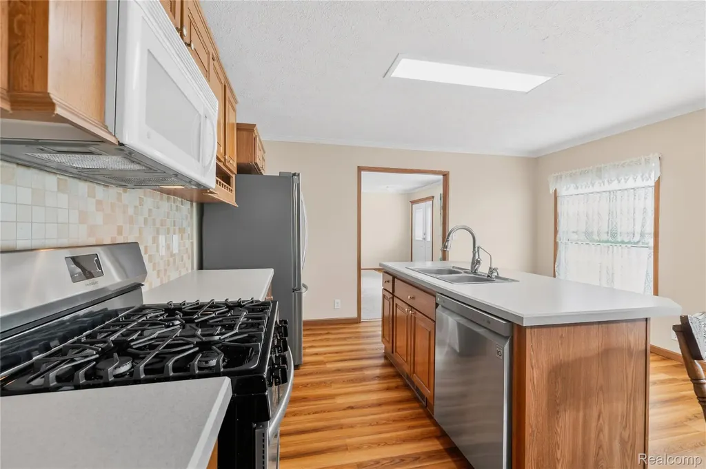 12239 Maple Creek Court Green Oak Township MI 48178