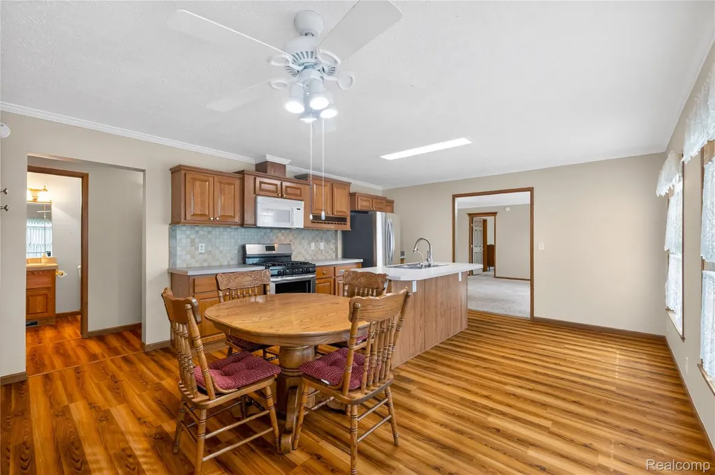 12239 Maple Creek Court Green Oak Township MI 48178