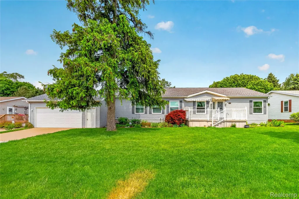 12239 Maple Creek Court Green Oak Township MI 48178