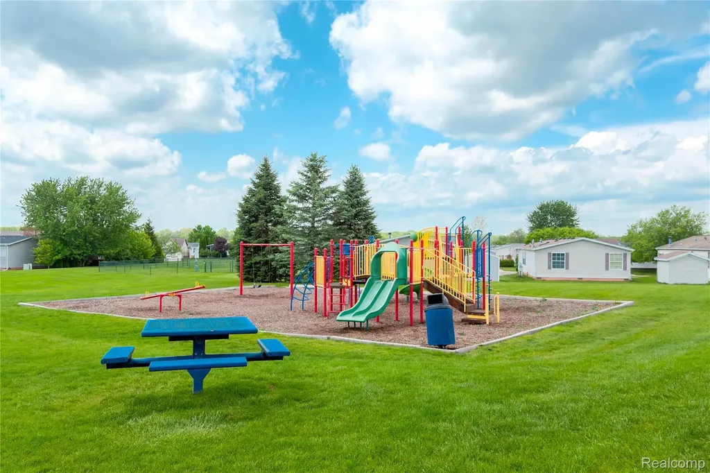 12239 Maple Creek Court Green Oak Township MI 48178
