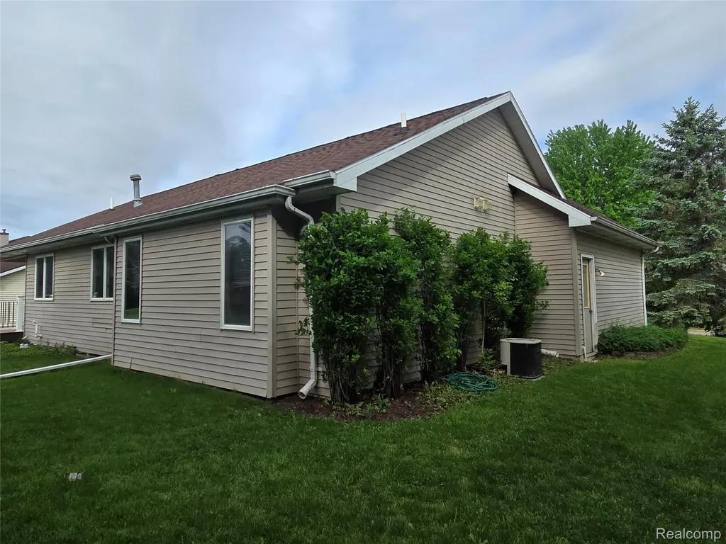 5926 Buttonwood Drive Meridian Charter Township MI 48840