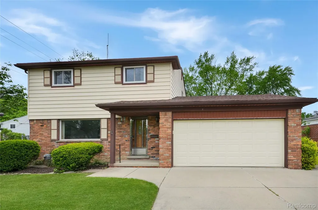 31139 Tecla Drive Warren City MI 48088